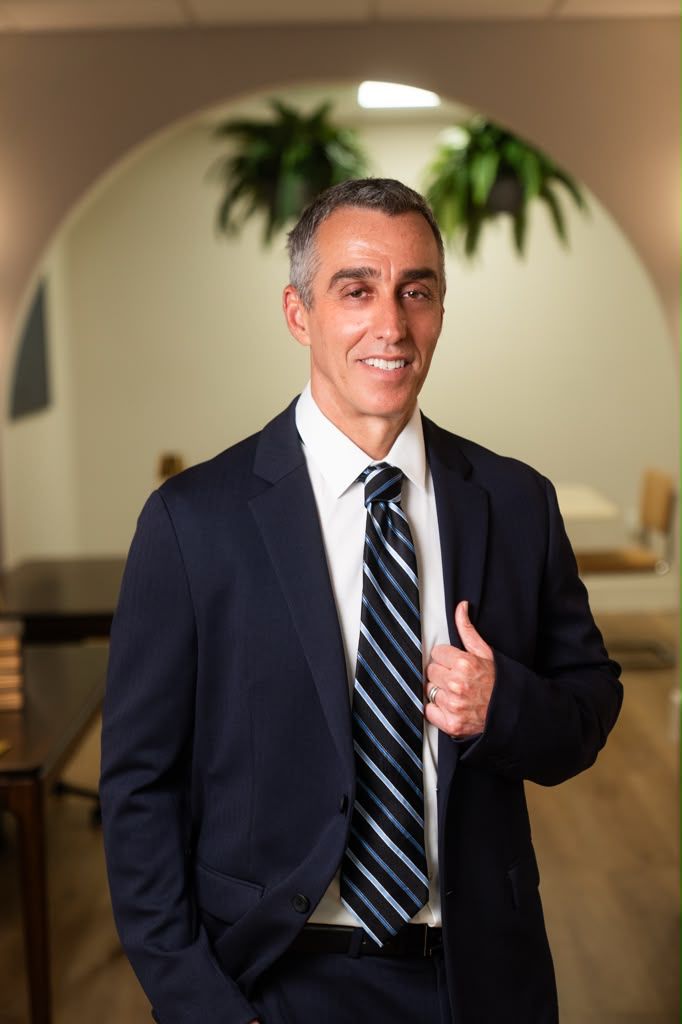 Portrait of Eric Shapiro, Esq., Of Counsel at Veritas Law Group